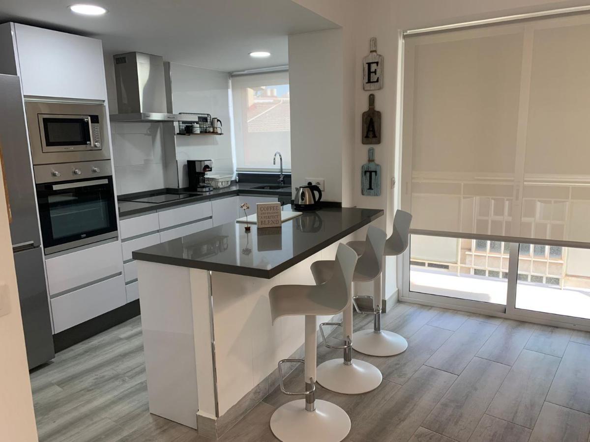 Almansa Shoping & Balcony 3 Bedrooms City Center Málaga