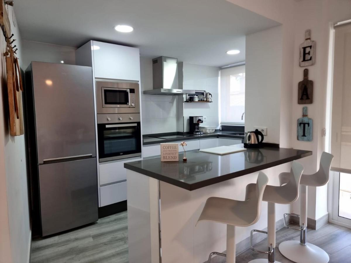Almansa Shoping & Balcony 3 Bedrooms City Center Málaga