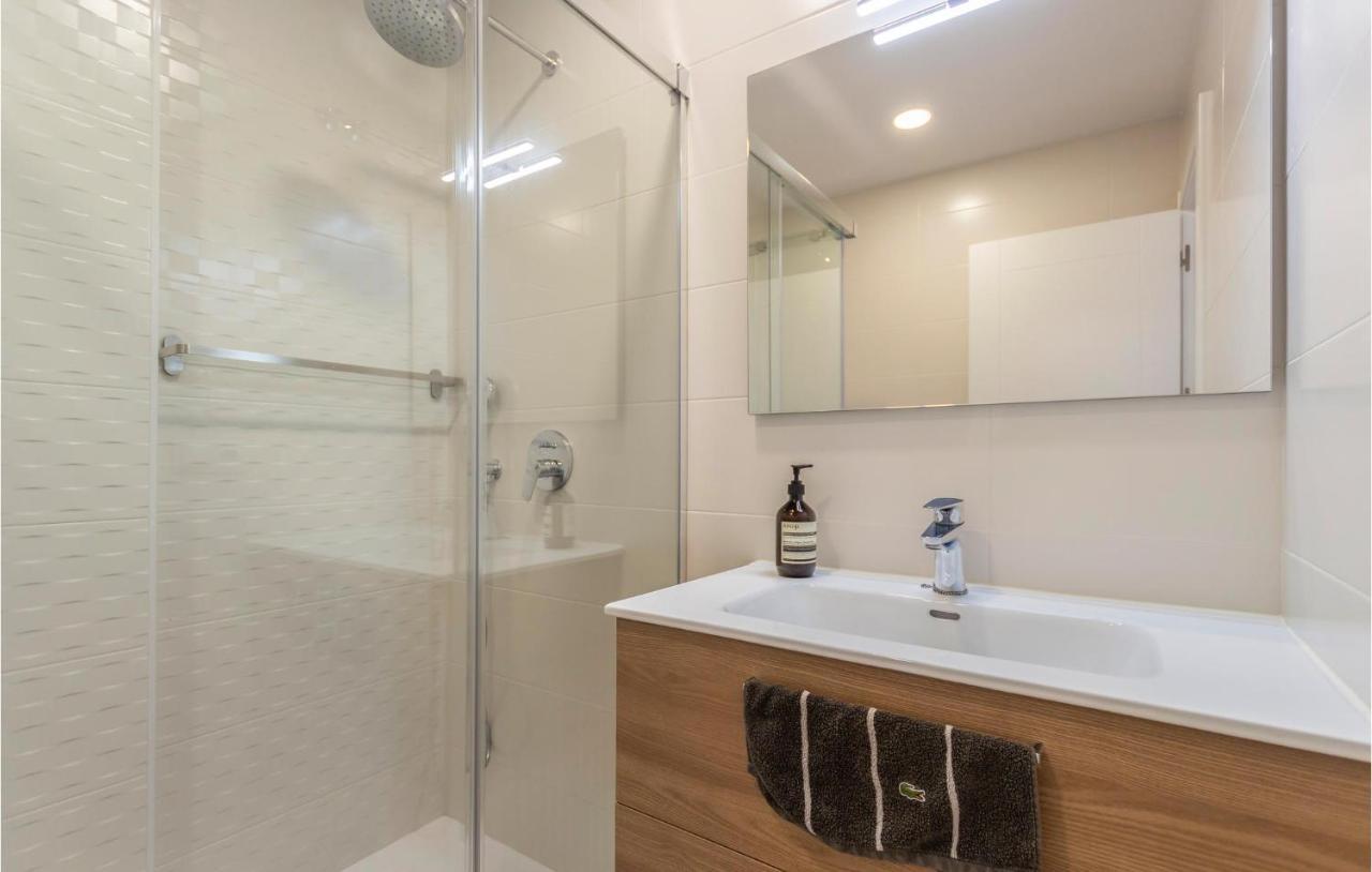 Appartement 3 Bedroom Beautiful In *
