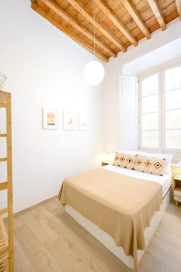 Appartement Modern 3 Bedroom, Center With Patio & High Ceilings By 10tosea