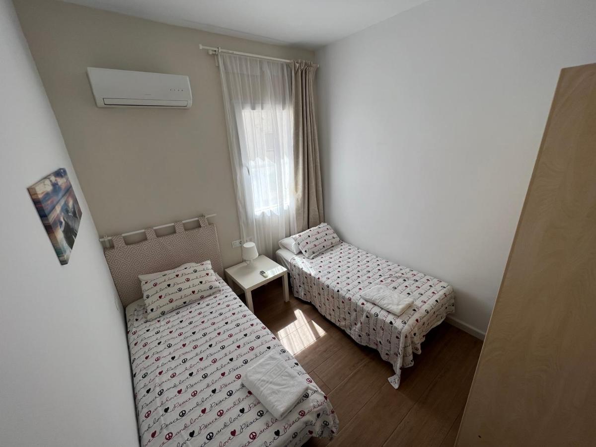Genuar 3 Bedroom Close To * Málaga