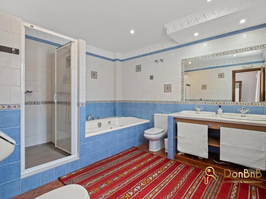 Casa Con 3 En El Tarajal Málaga