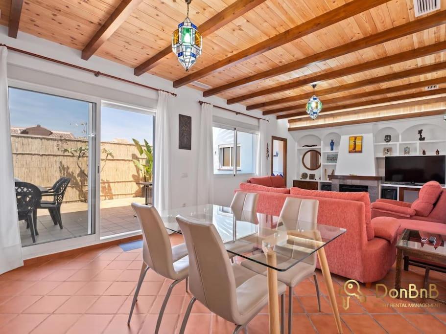 Casa Con 3 En El Tarajal Ferienhaus *