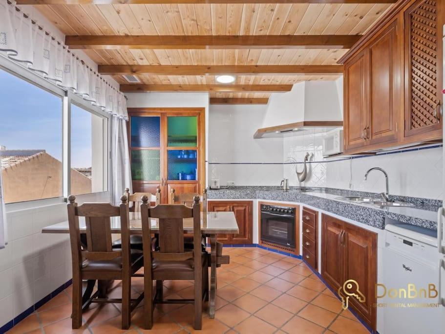 Casa Con 3 En El Tarajal Málaga