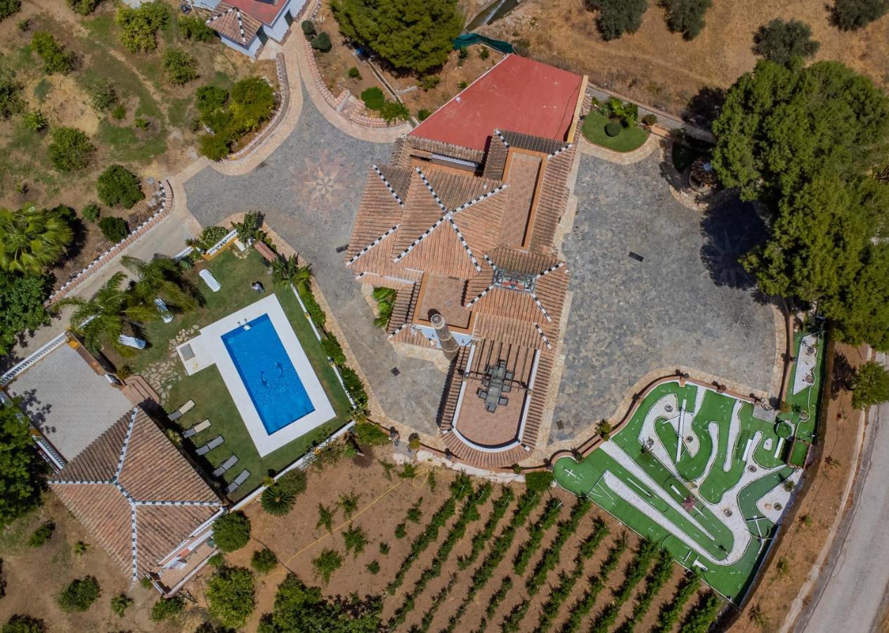 Cubo's Fina & Minigolf Included Villa *