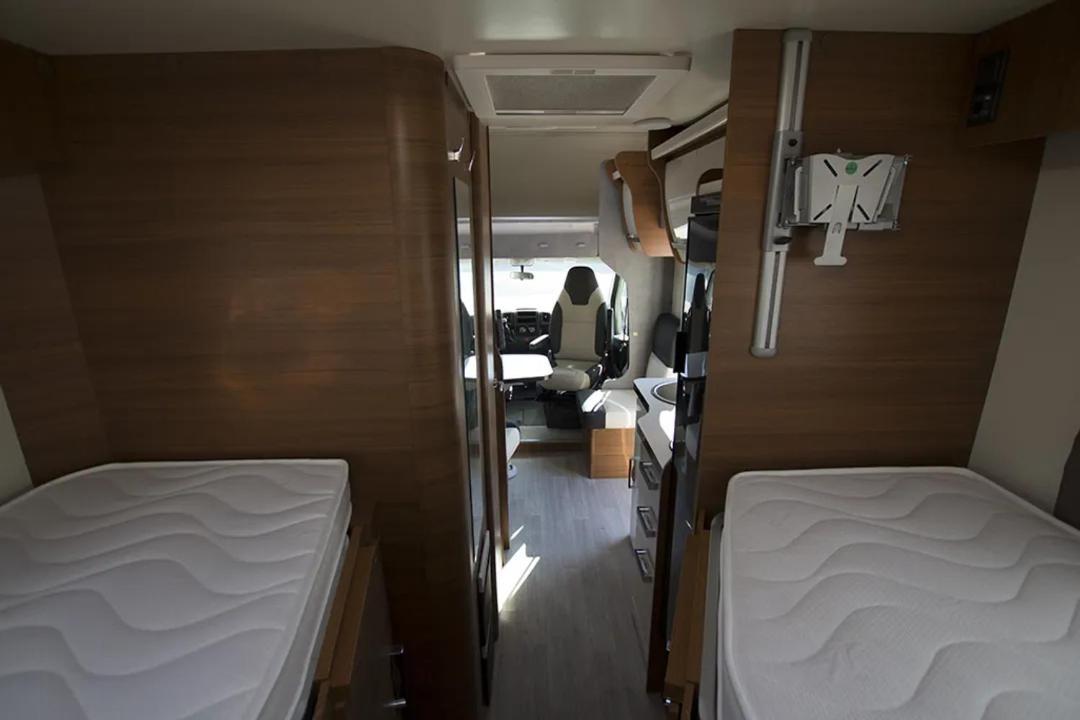 Hotel en barco Campiri Base - Motorhome & Rvs Company Málaga