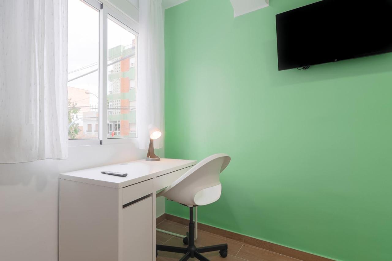 C29 Beutiful & Shiny 4 Bdrm Apartment Malaga