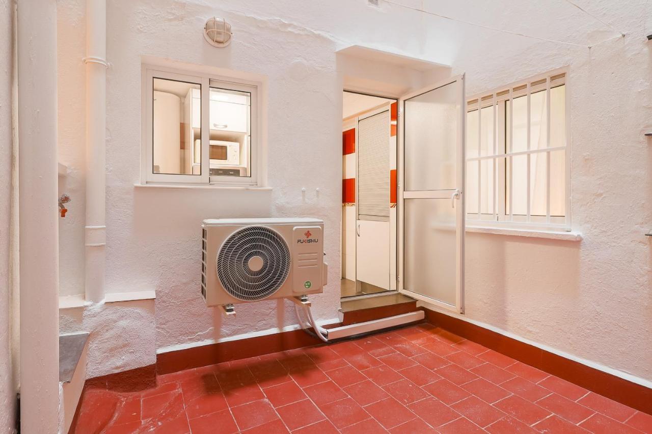 C29 Beutiful & Shiny 4 Bdrm Apartment *