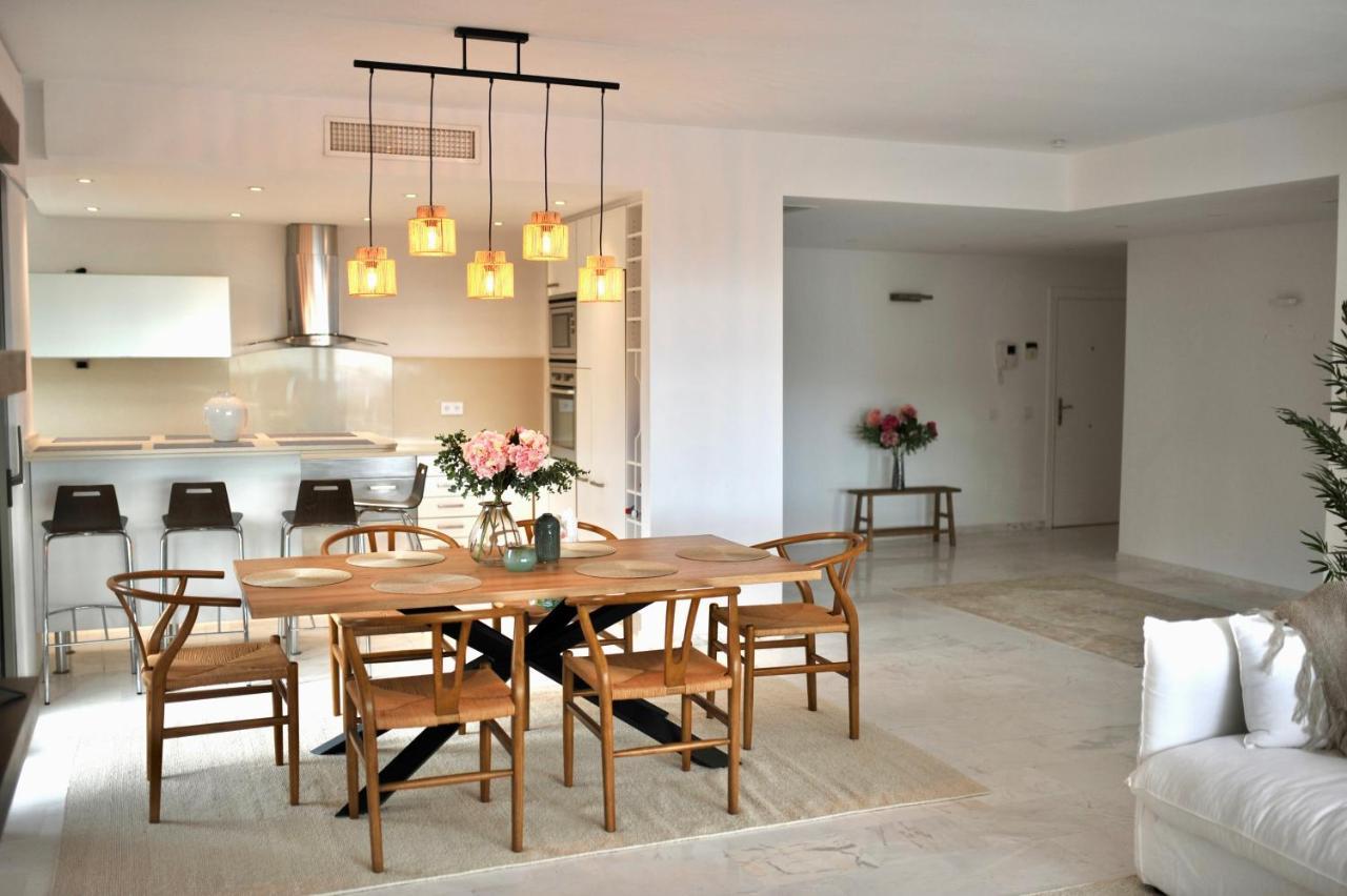 Bright In The Hills Of Elviria Apartment
