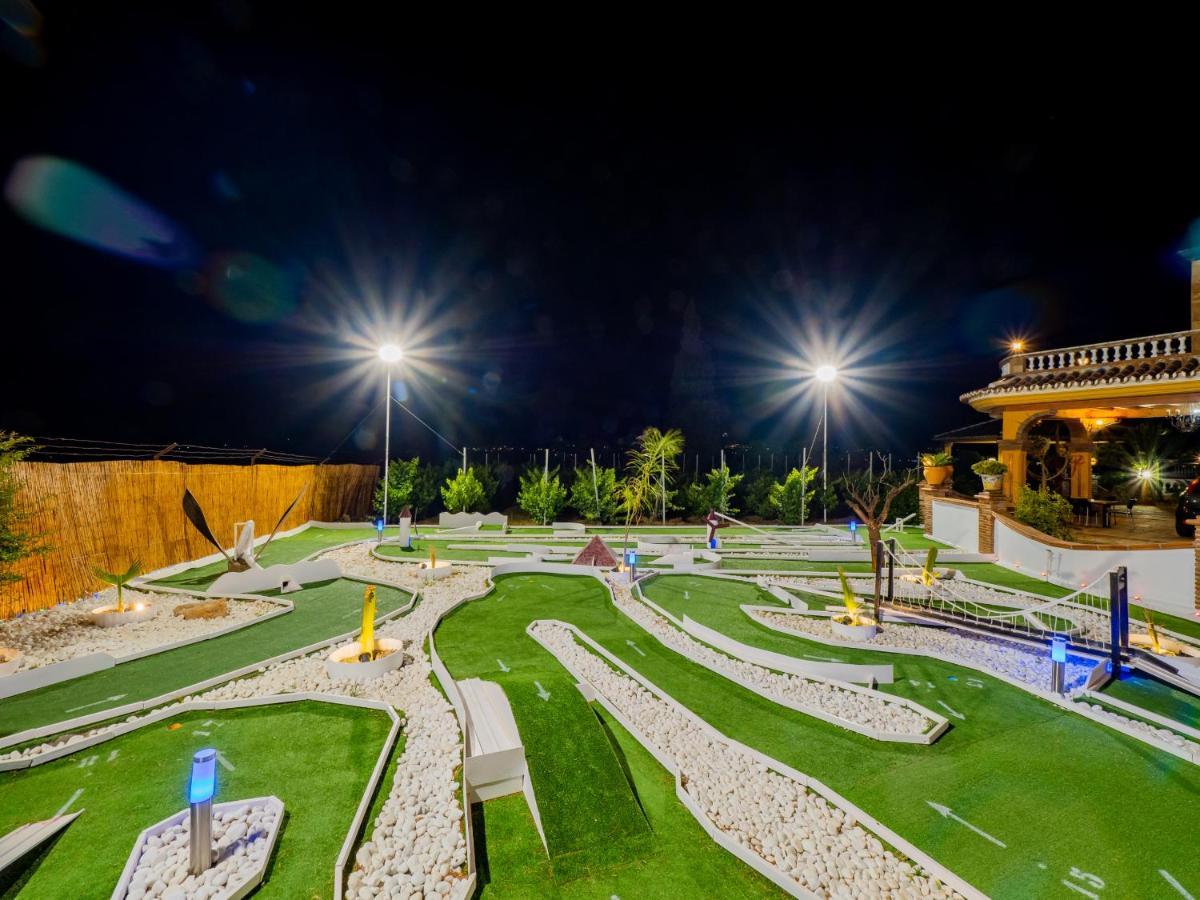 Cubo's Fina & Minigolf Included Villa *