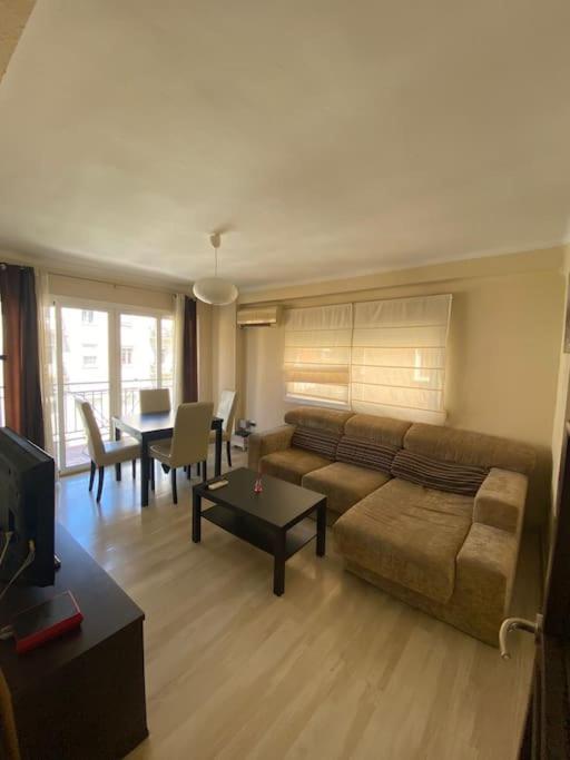 Luminoso Apartamento Con Terraza Lejlighed