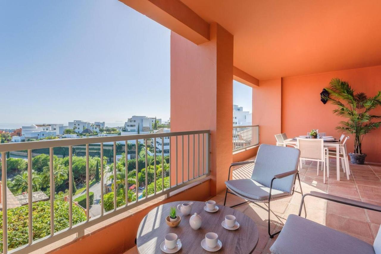 Royal W/shared Pool, Terrace &a/c Málaga