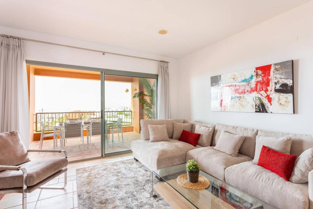Royal W/shared Pool, Terrace &a/c Málaga