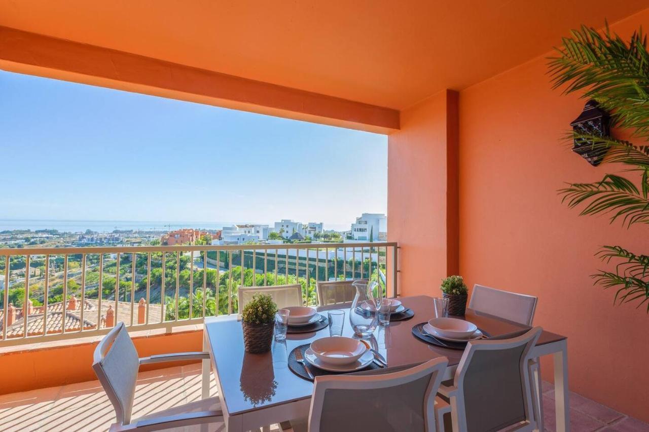 Royal W/shared Pool, Terrace &a/c Málaga