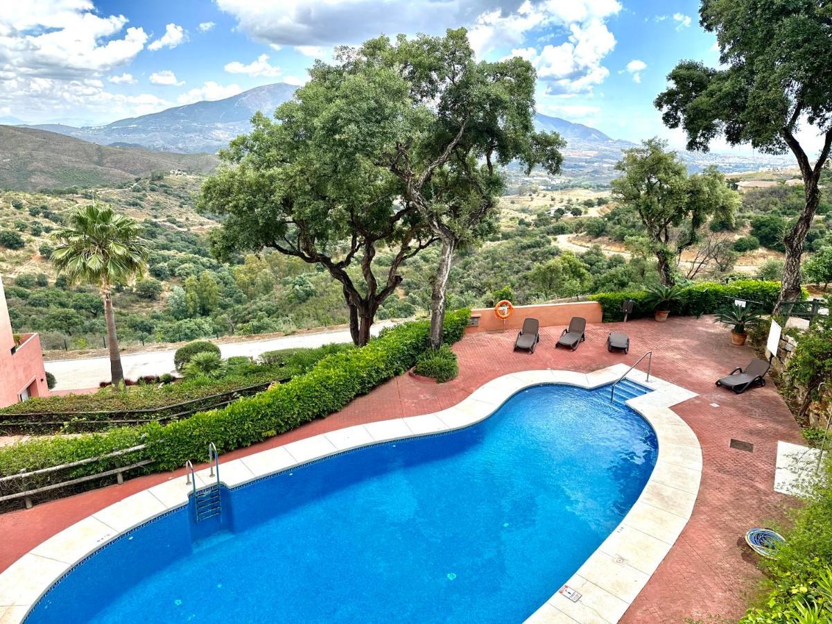 Apartment Bright In The Hills Of Elviria Málaga