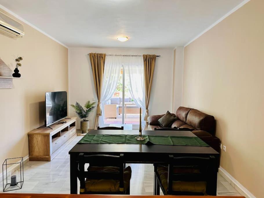 Encantador Vista Golf, Grande Terraza Appartamento