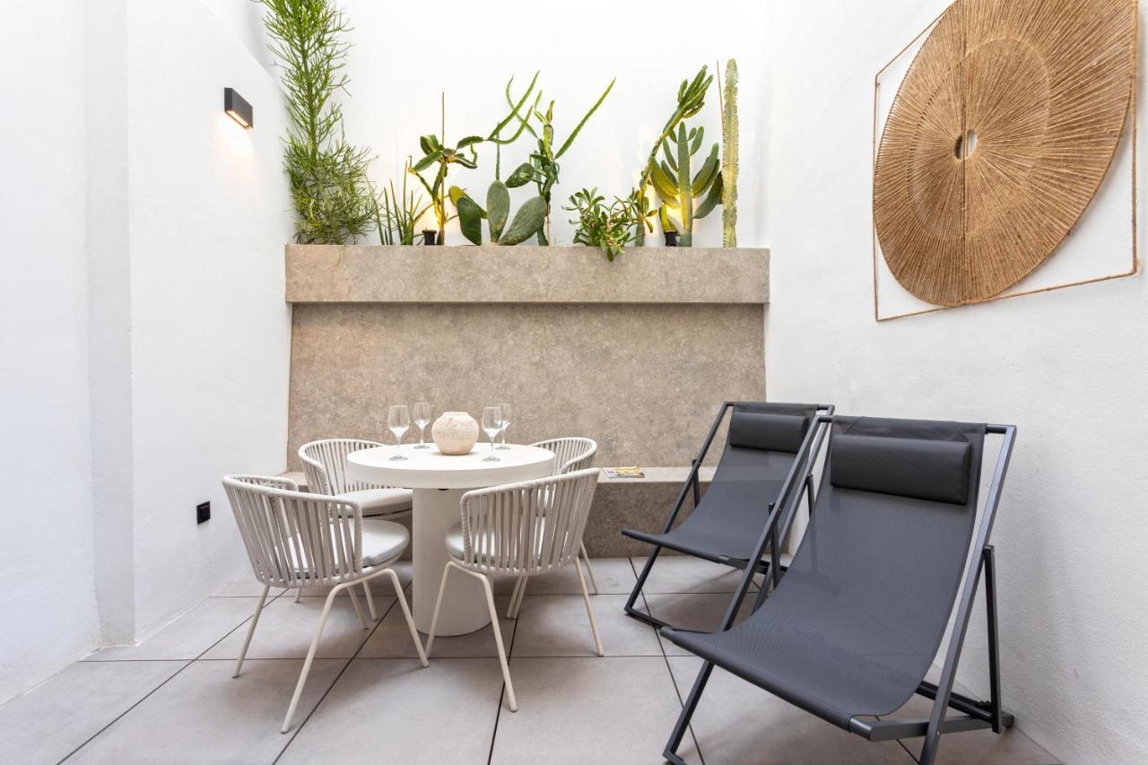 Magnificent Renovated 2bd 2bth Duplex With Backyard - Centre Malaga