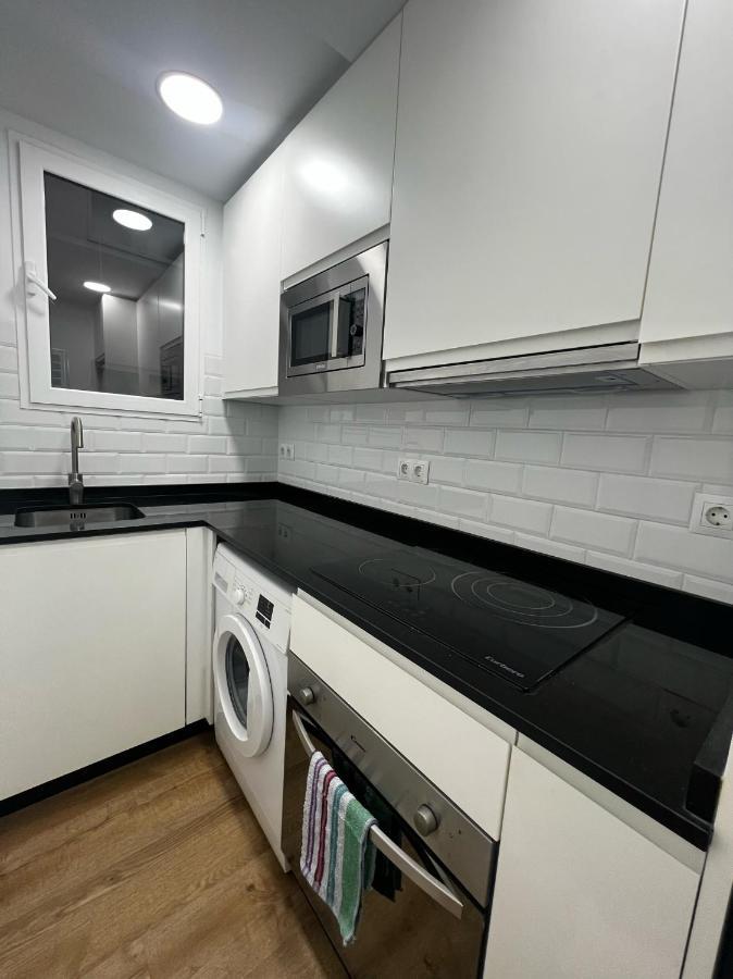 Train Station Apartment *