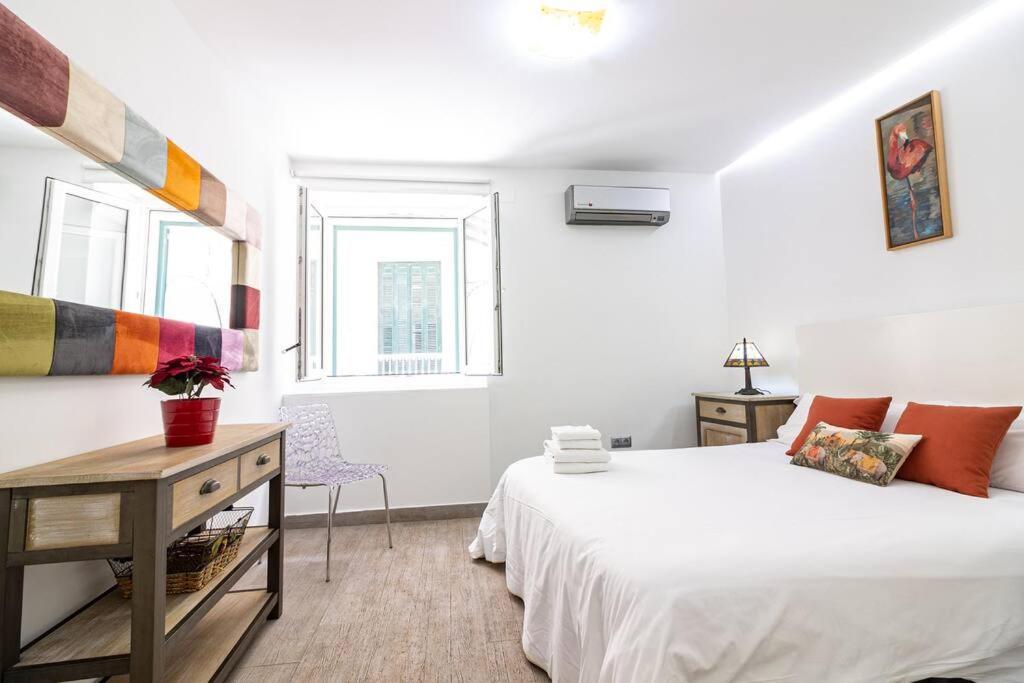 Felix Saenz Apartments! Malaga