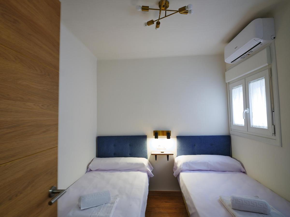Leo Home- Bright & Centric 3 Bedrooms With Private Parking Included Apartment *