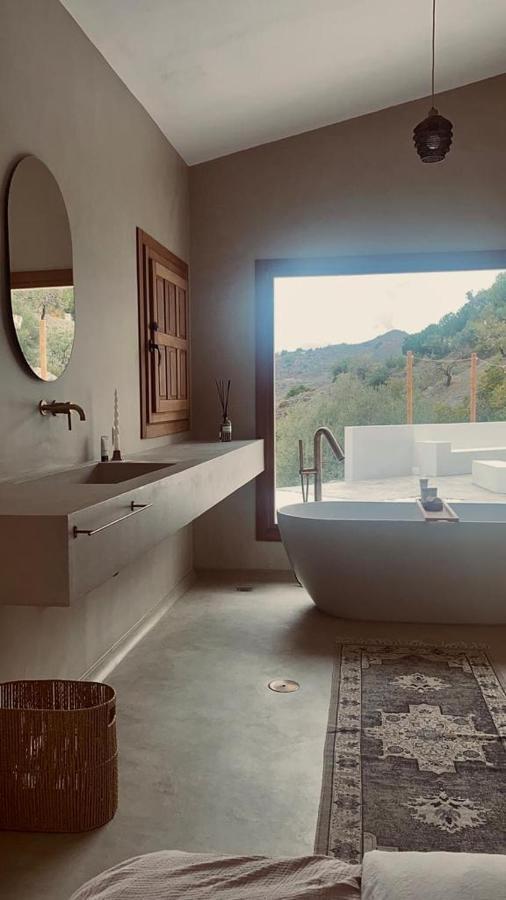 Zennay Villa *