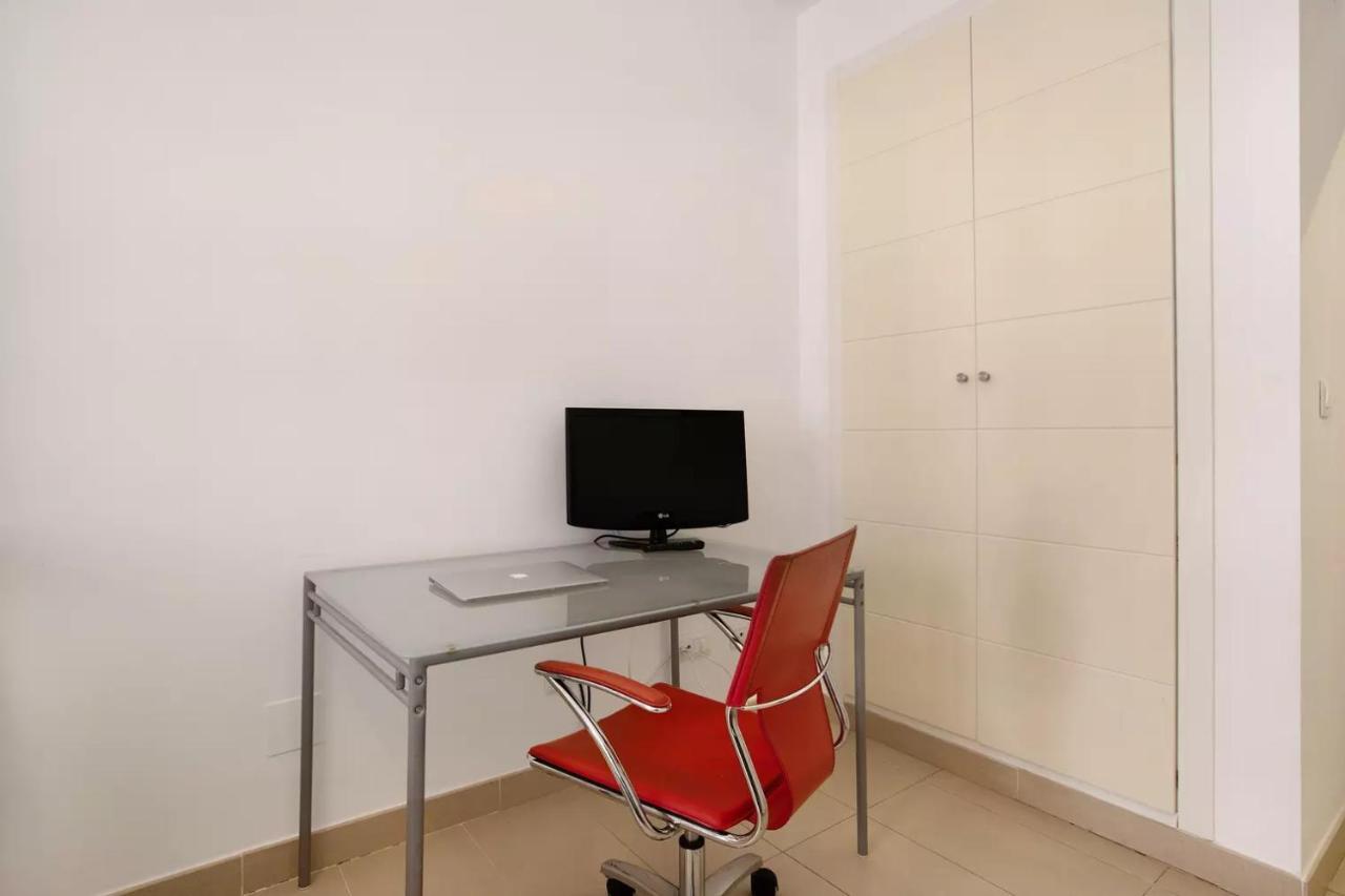 Campus Parking Included Apartment Malaga