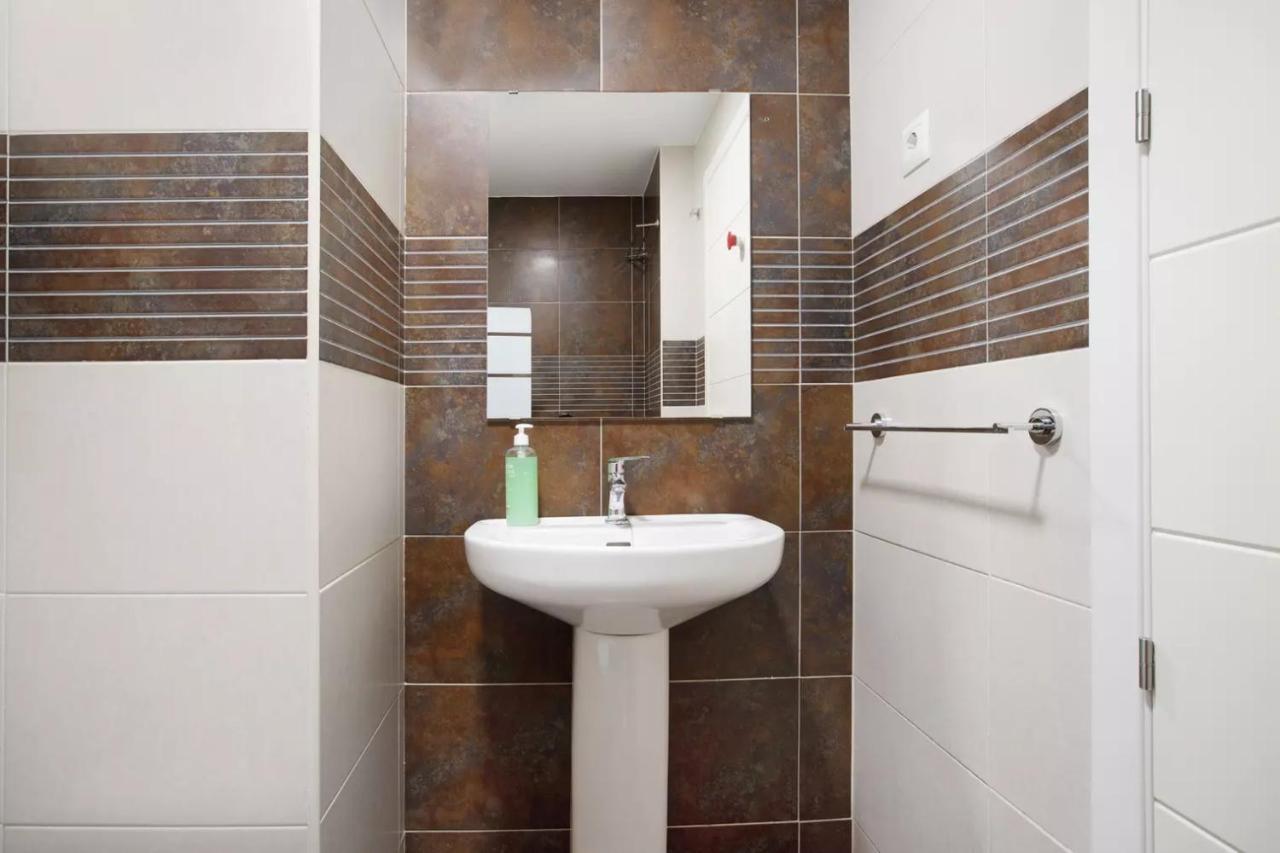 Campus Parking Included Apartment Malaga