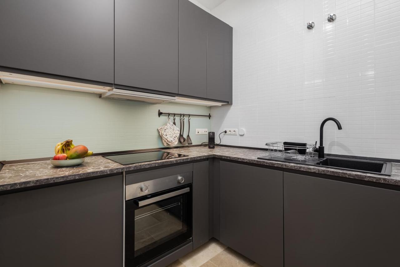 Central Studio Apartment *