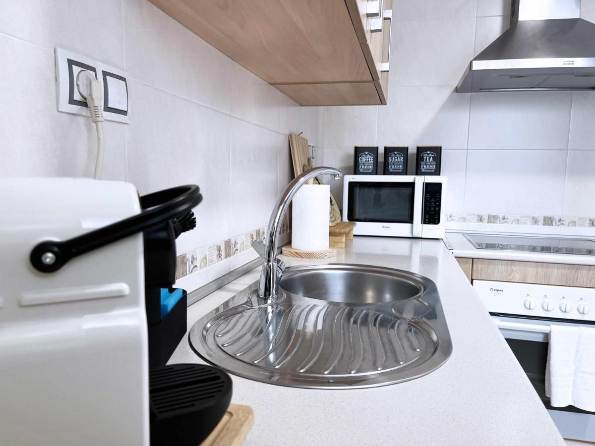 Apartment La Pereta Immaculate Quiet House Free Parking Malaga