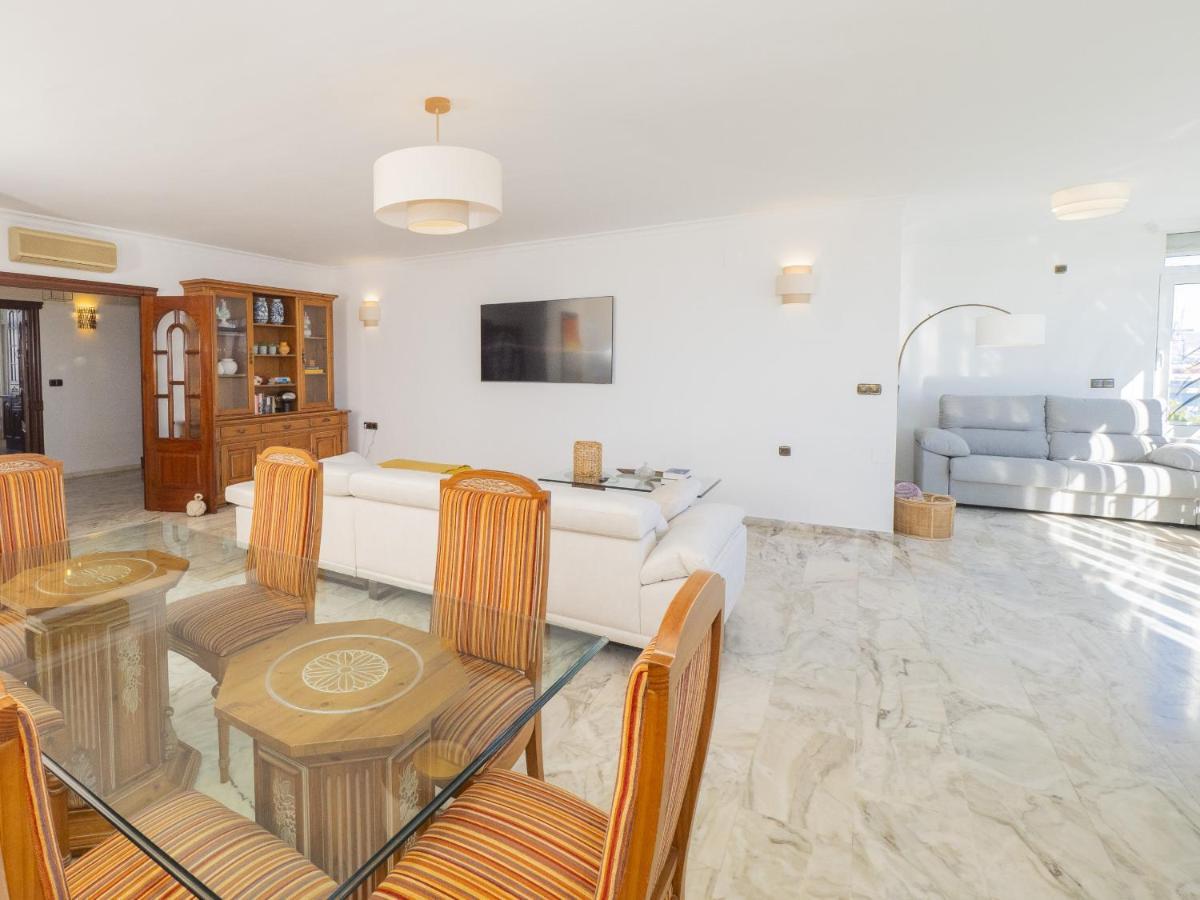 Cubo's Seaview Port & Free Parking Malaga