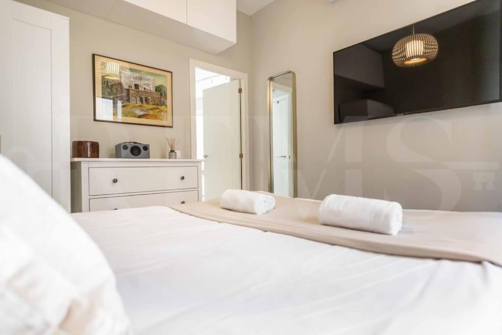 Apartamento & Authentic With Balcony By Rems *