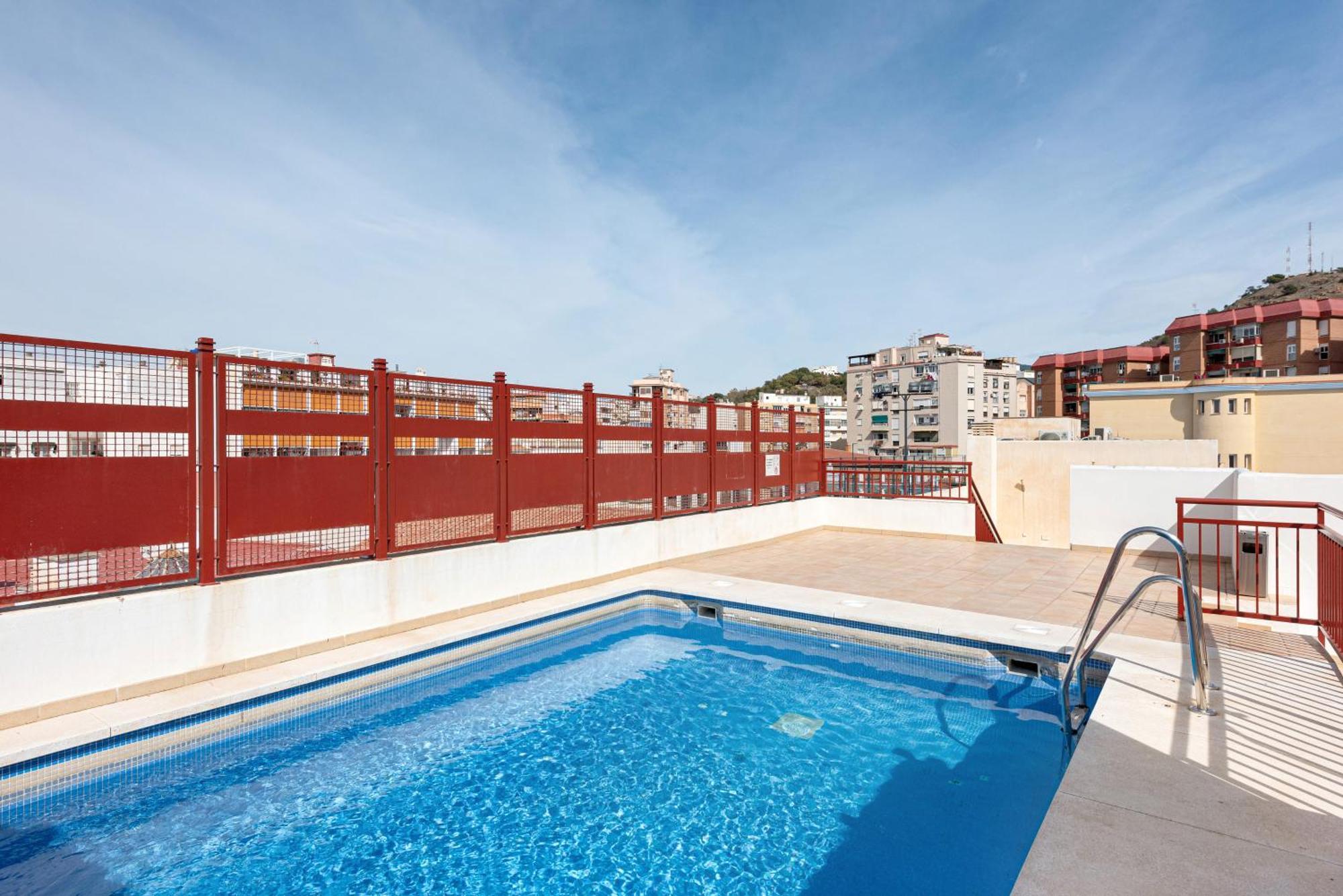 Piscina, Patio Privado Y Aparcamiento * Málaga