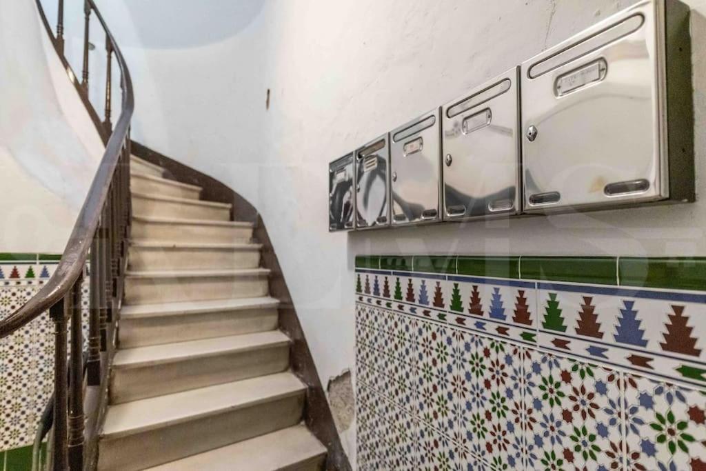 & Authentic With Balcony By Rems Apartamento