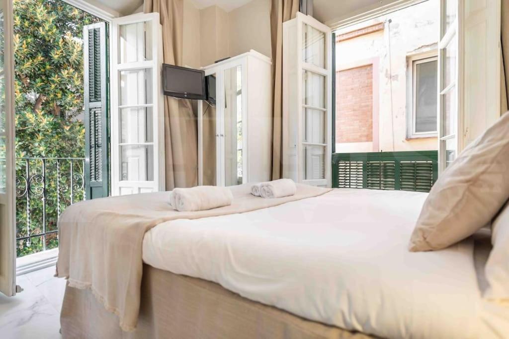 & Authentic With Balcony By Rems Apartamento