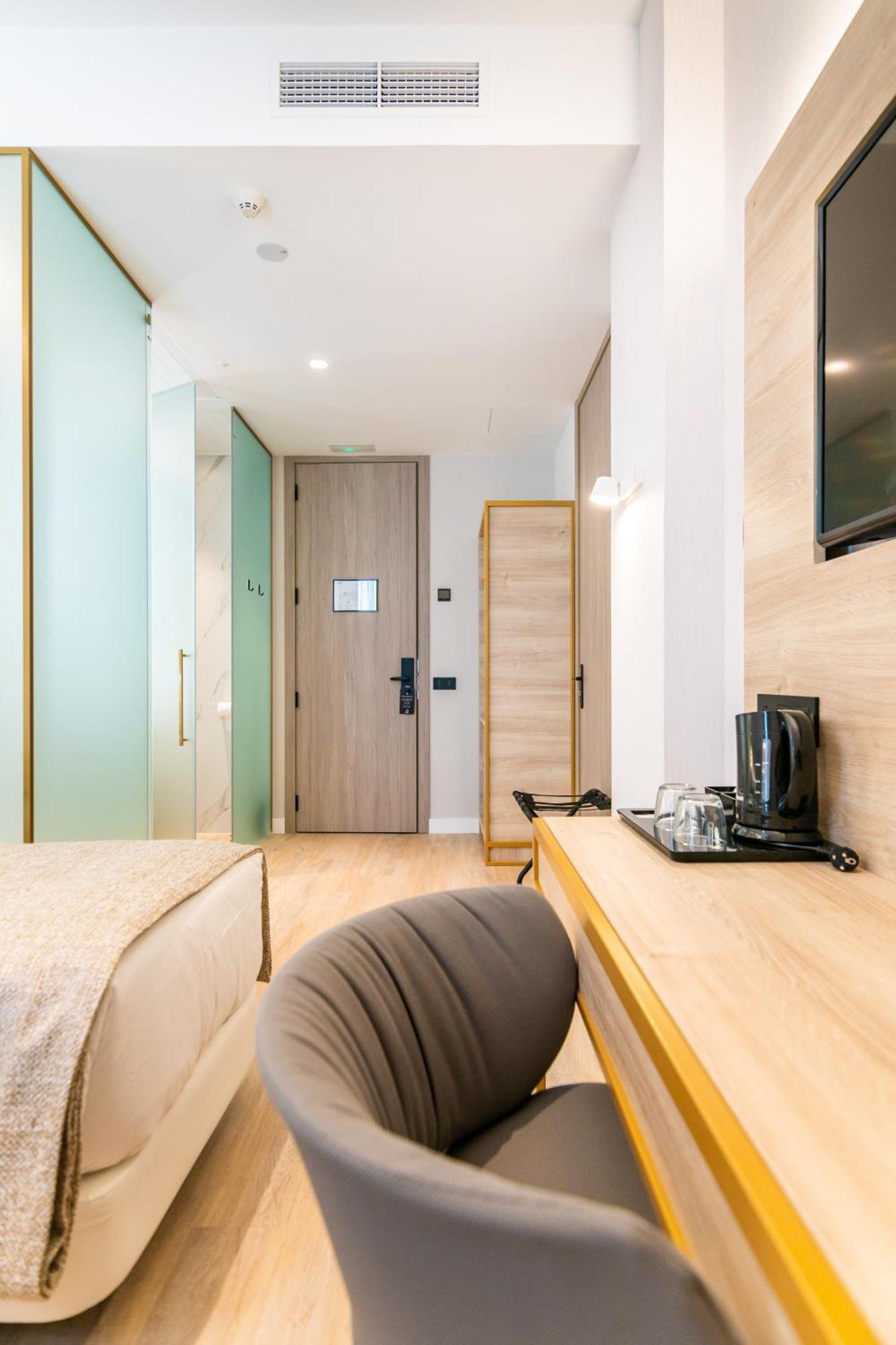 Vibes Hotel 3*
