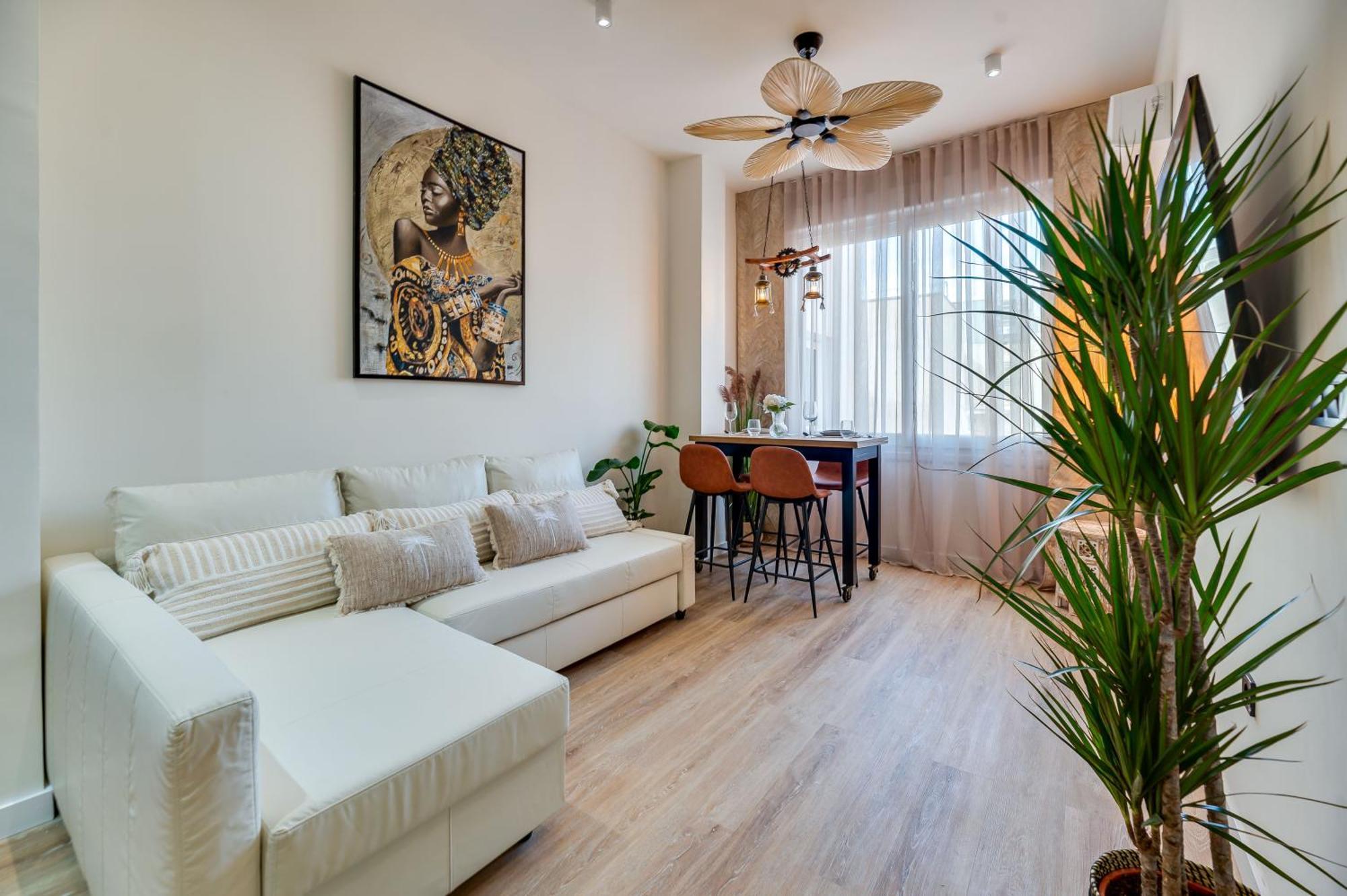 Indonesian Dreams By Iloftmalaga Apartment *