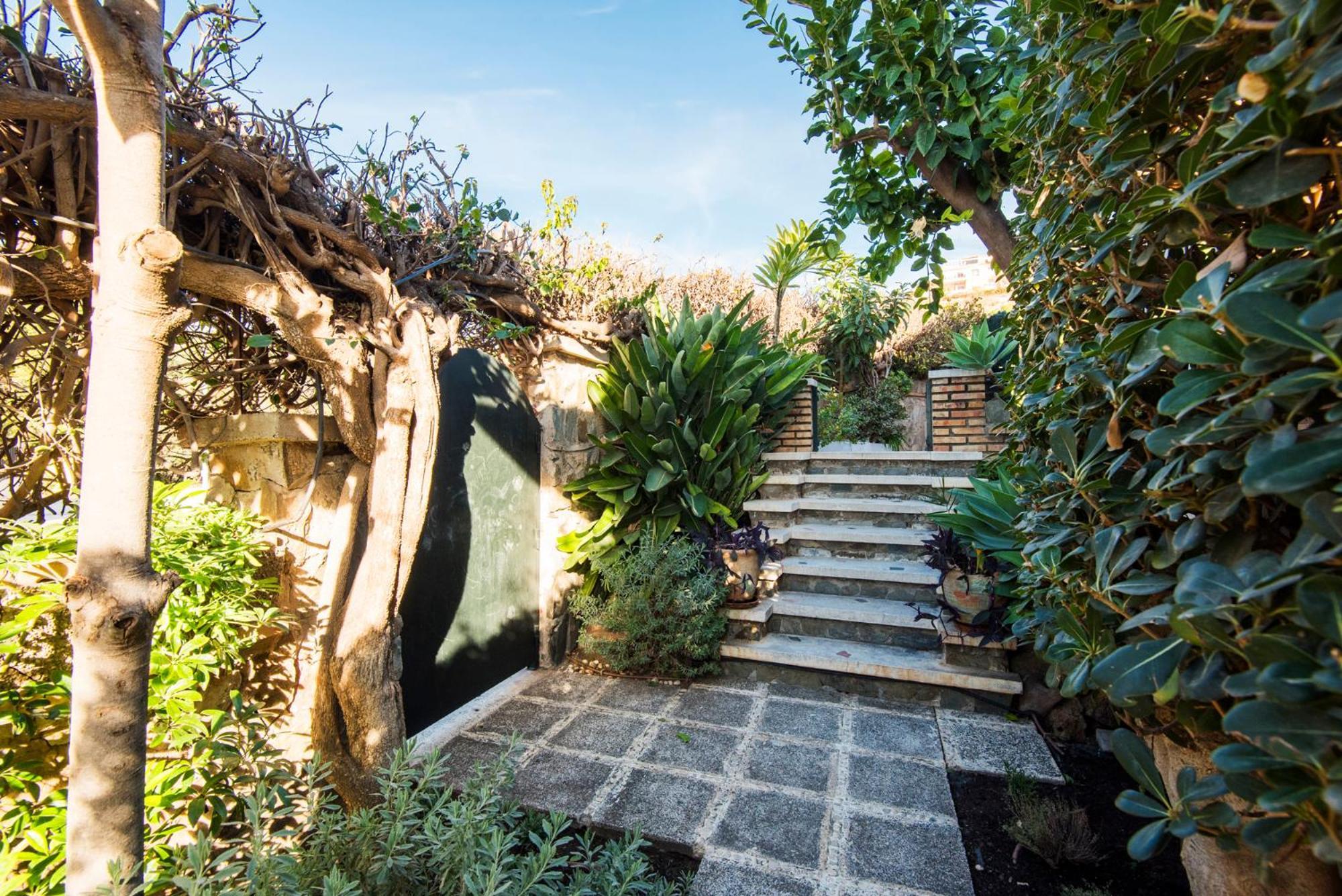 Hébergement de vacances Queen Of The Ocean Villa: Stately Style House With Pool