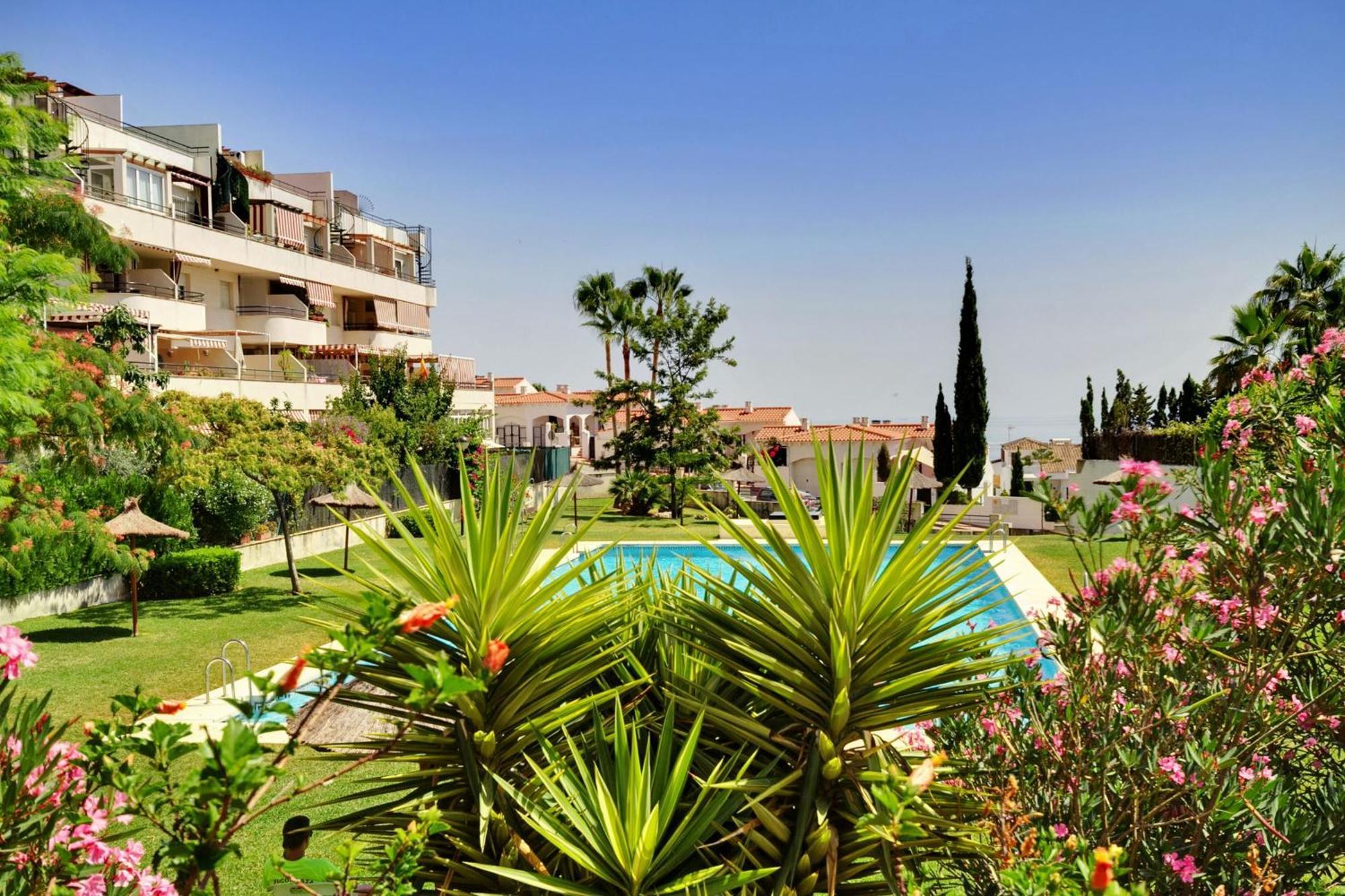 Del Parque Flats - Golf & Terrace Apartment
