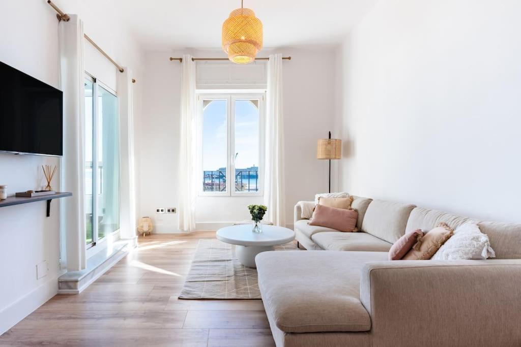 Luxury Penthouse With Sea View In Soho Lägenhet *