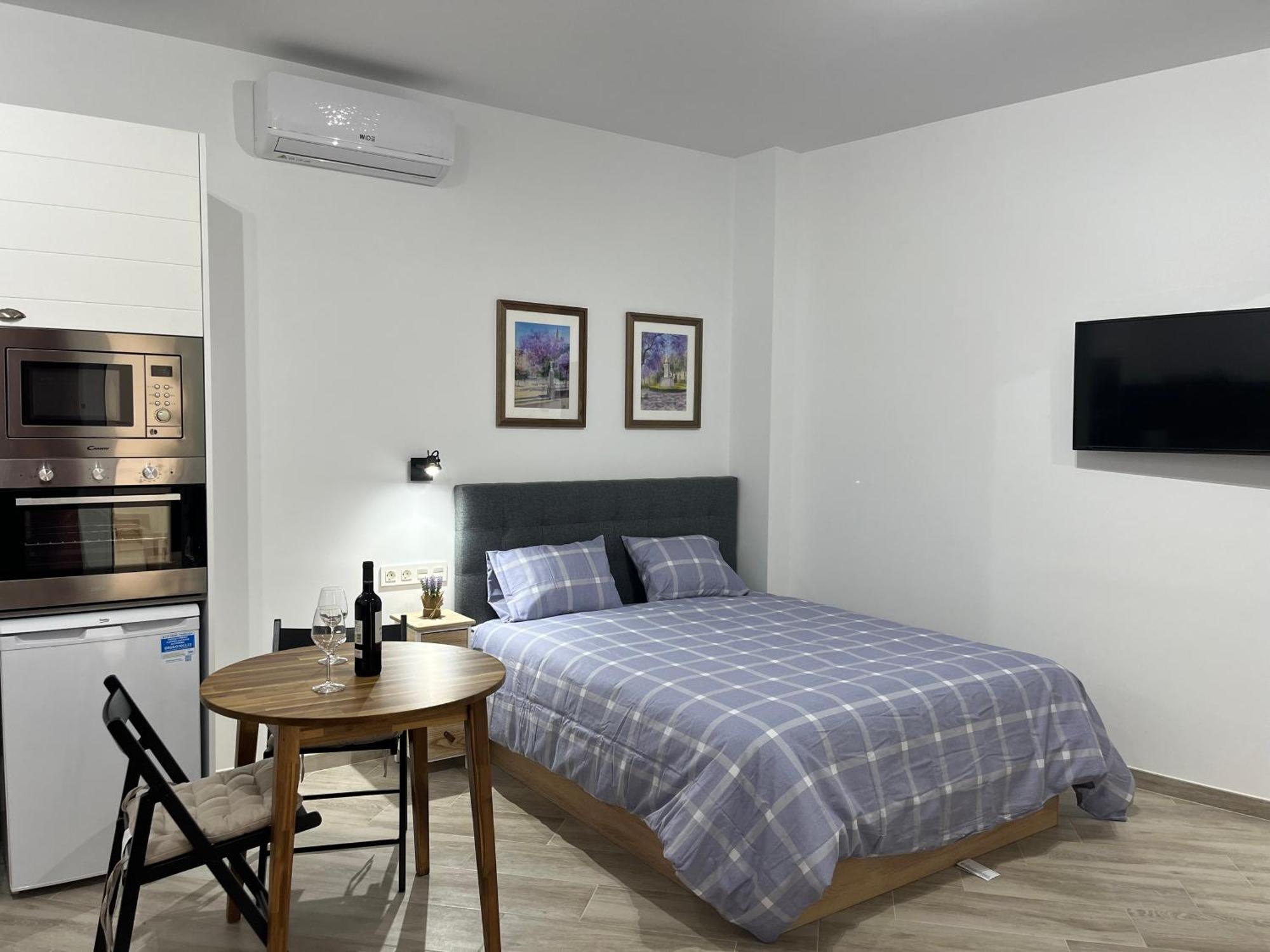 Malasana 51, New Art Apartment, Breakfast Included, Historic Center, Quite Neighborhood, Ml Lägenhet