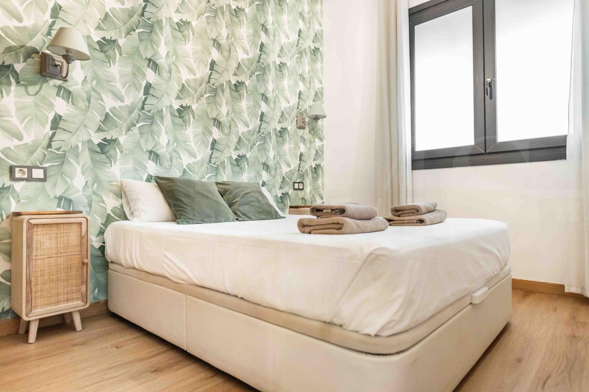 3br With Parking And Patio In The Center By Rems Apartment *