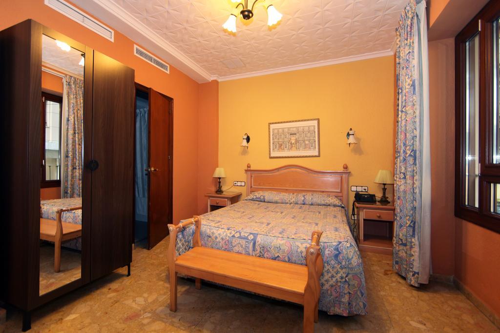 Victoria 2* Málaga
