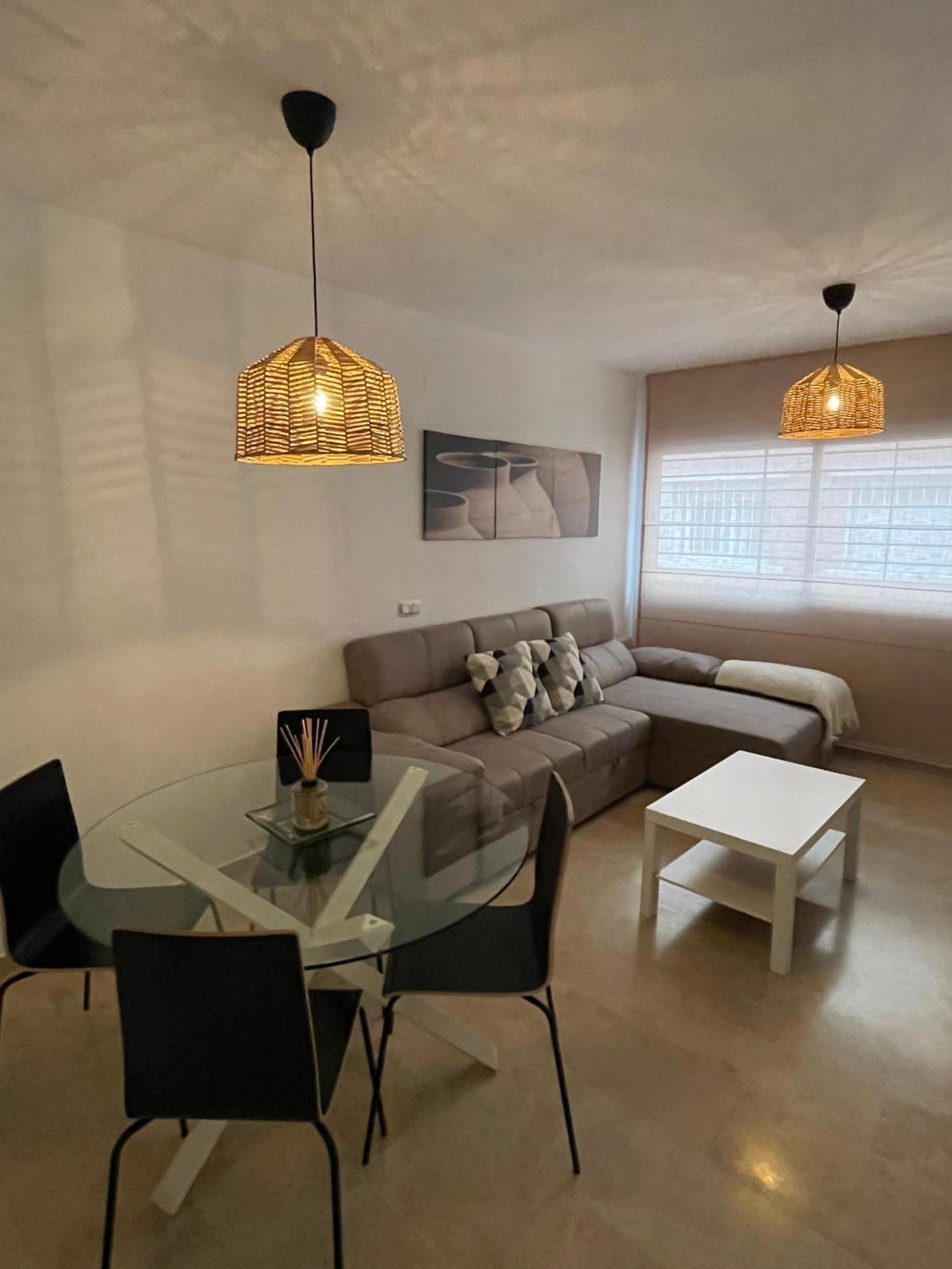 A 5 Min Estacion De Tren- Patio-parking Y Playa Apartment *