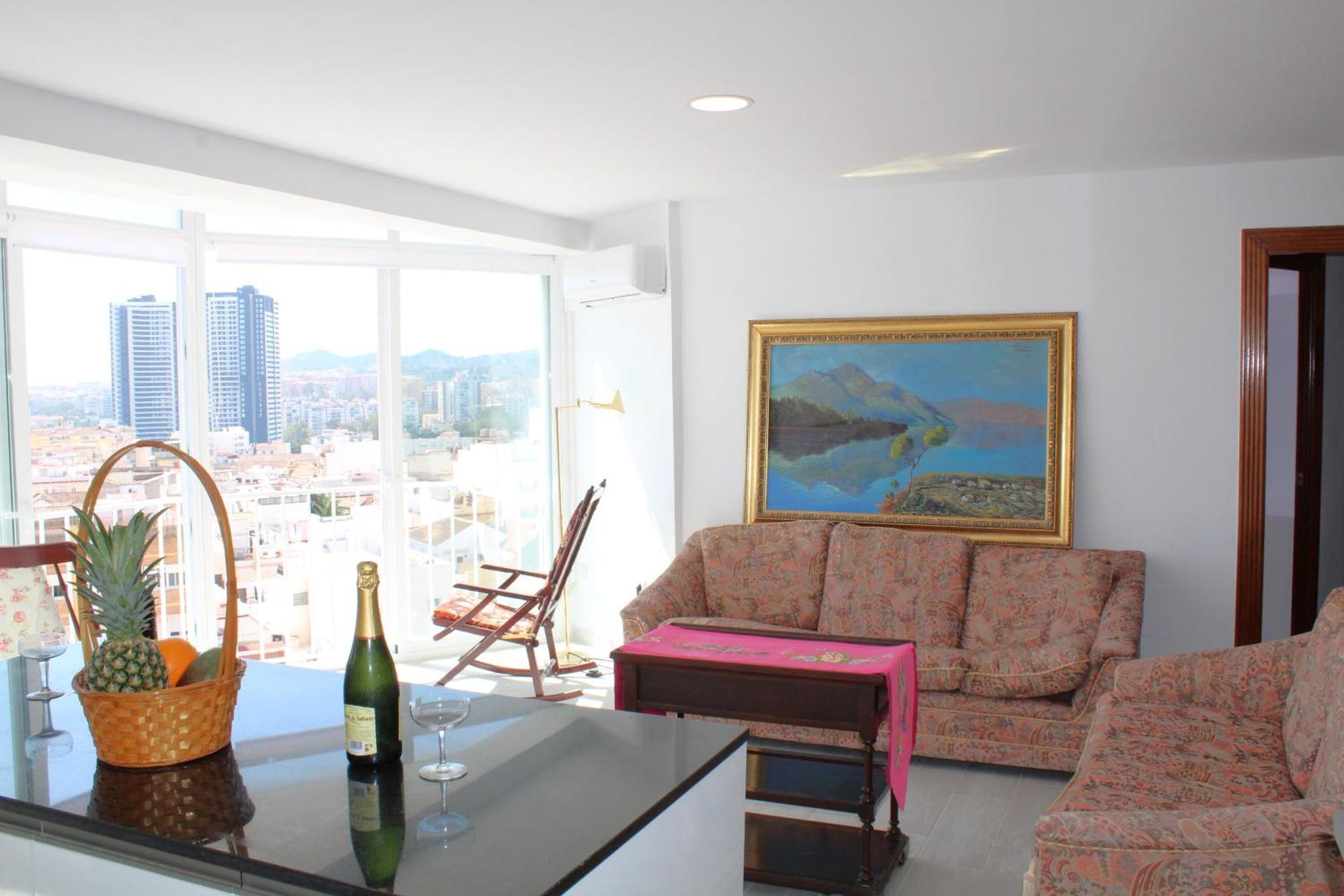 Rare Find! Skyline View-modern 6 Bed 2 Bath Flat In The Heart Of * Málaga