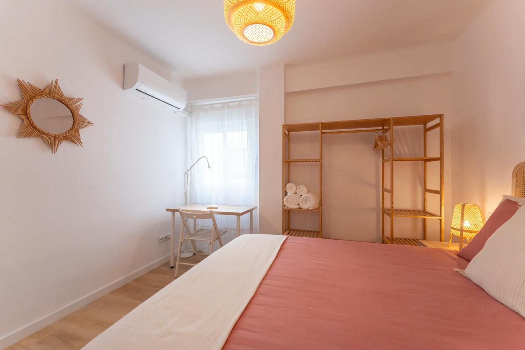 Apartment Lux Oasis - Modern 3br, Fast Wifi, Smarttv Malaga