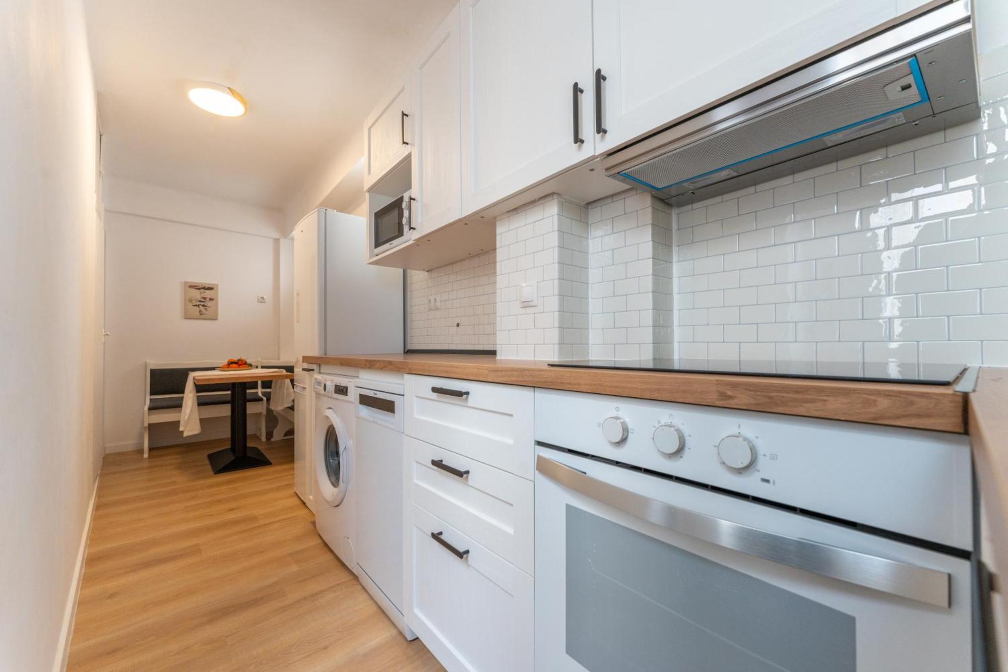 Apartment Lux Oasis - Modern 3br, Fast Wifi, Smarttv *