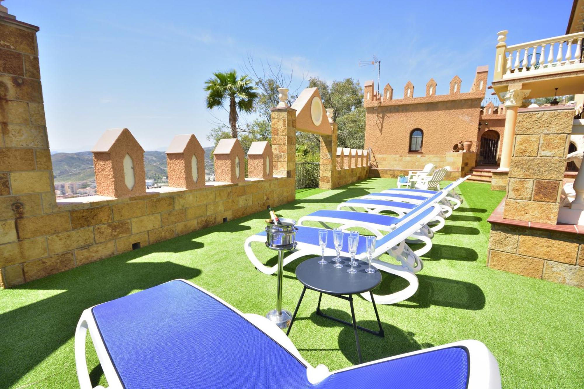 The Castle On The Hill! Villa Málaga