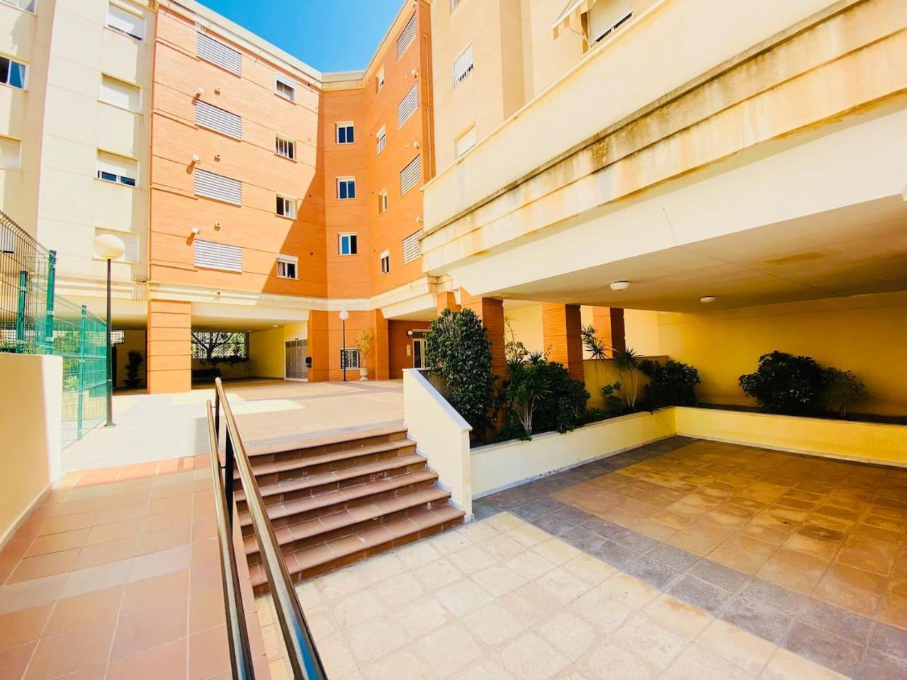 Vivienda De Vacaciones Con Piscina Y Wifi En Teatinos Málaga