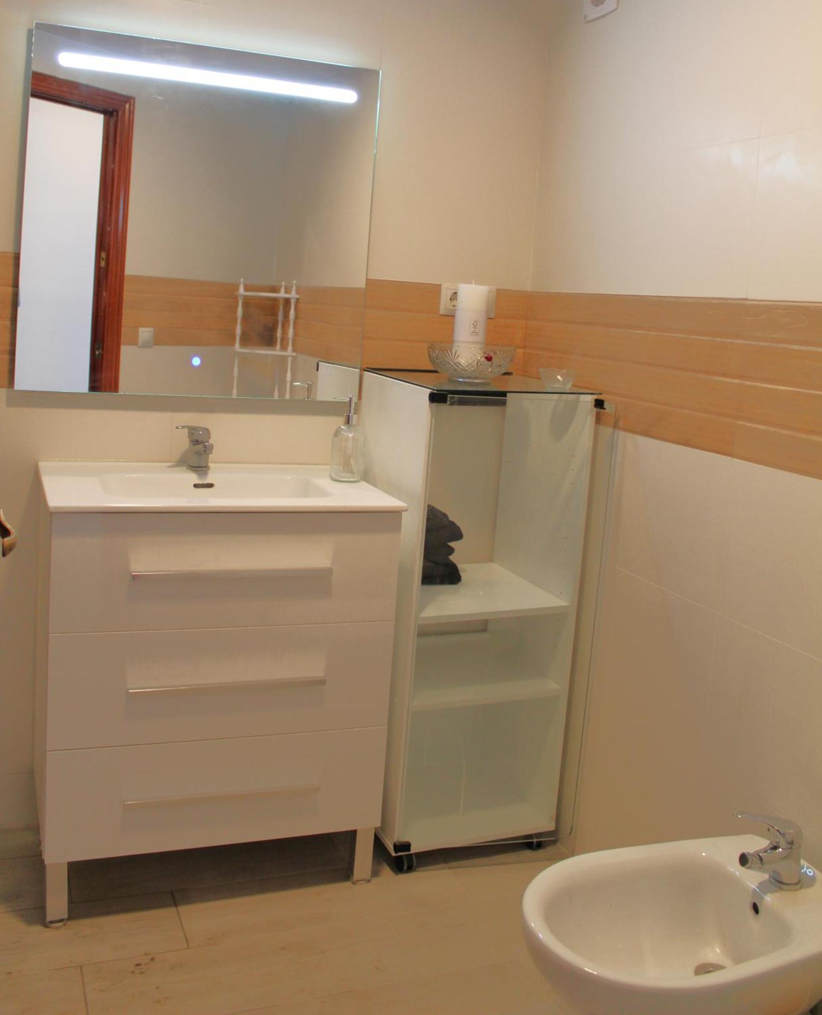 Rare Find! Skyline View-modern 6 Bed 2 Bath Flat In The Heart Of Alloggio in famiglia Málaga