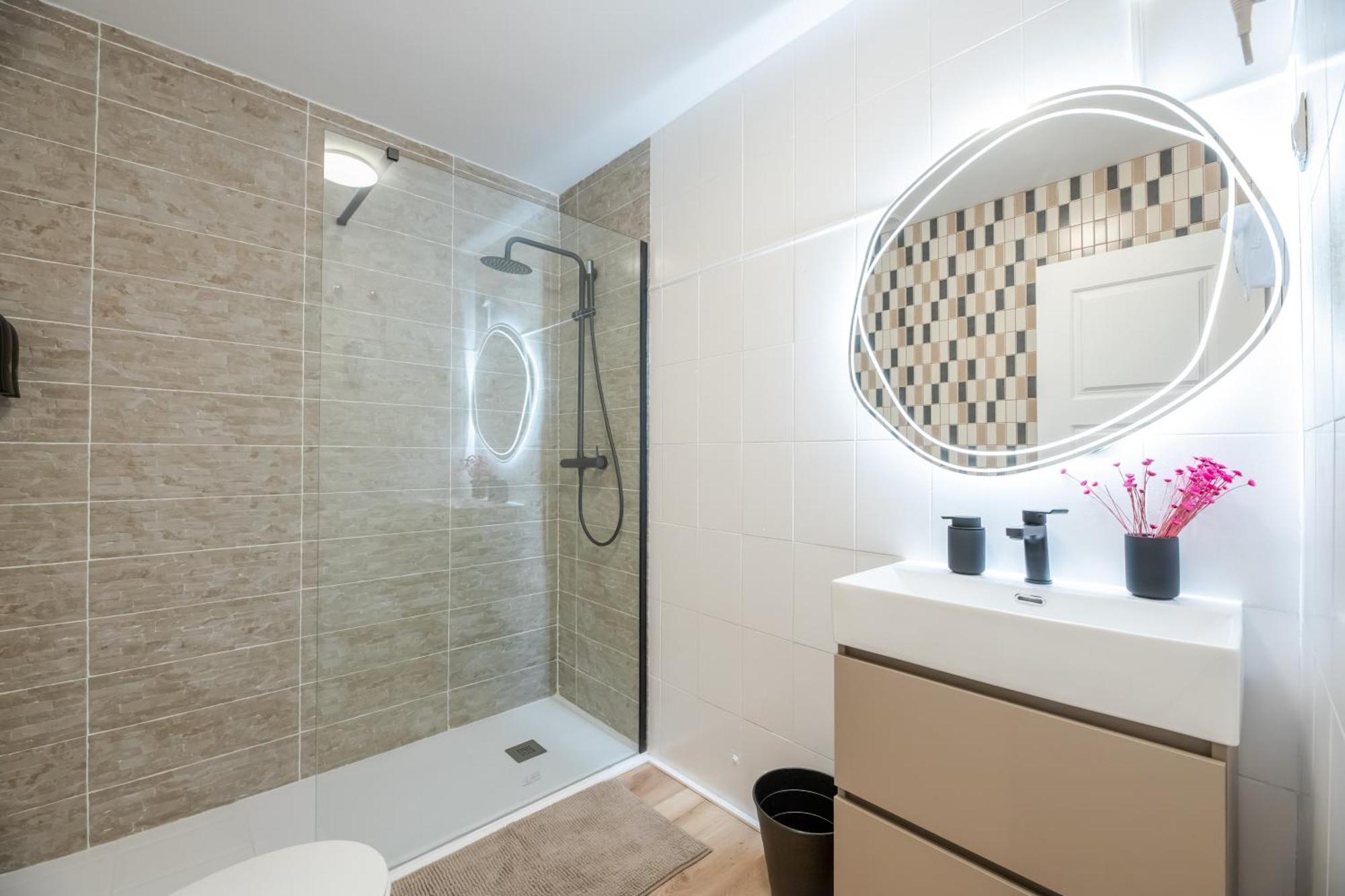 Appartement Charming 4-bedroom In Malaga's Historic Center